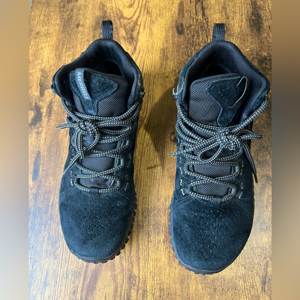 Merrell Wrapt Mid Waterproof women’s suede booties black size 9